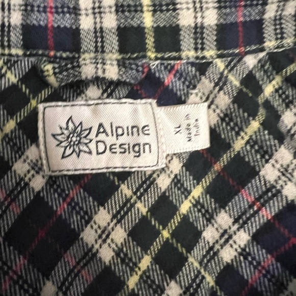 Alpine Design Women’s Flannel Size XL Navy Cream Timberline Plaid - Picture 3 of 10